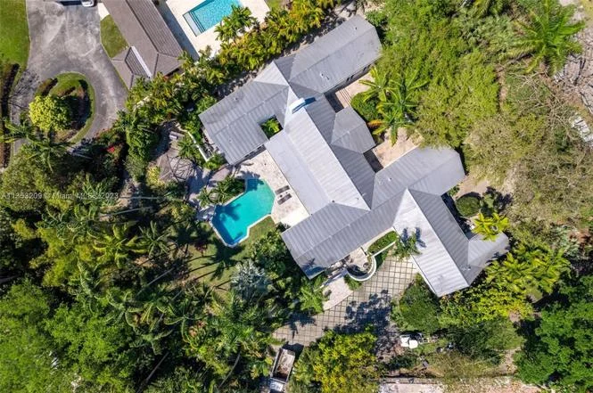 Banyan Drive Residence — project view 2